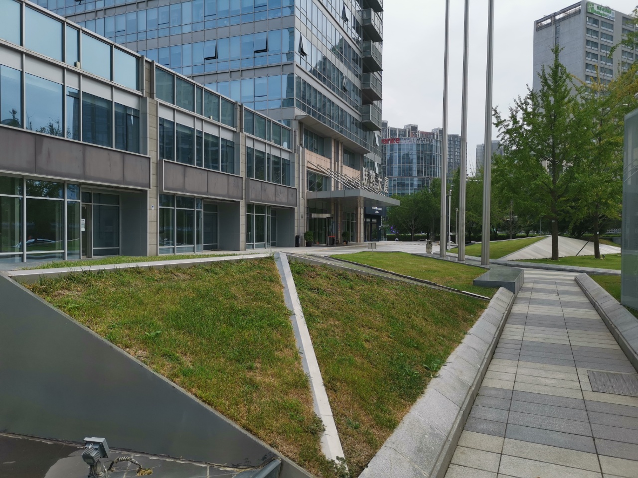 联络大厦实拍图2